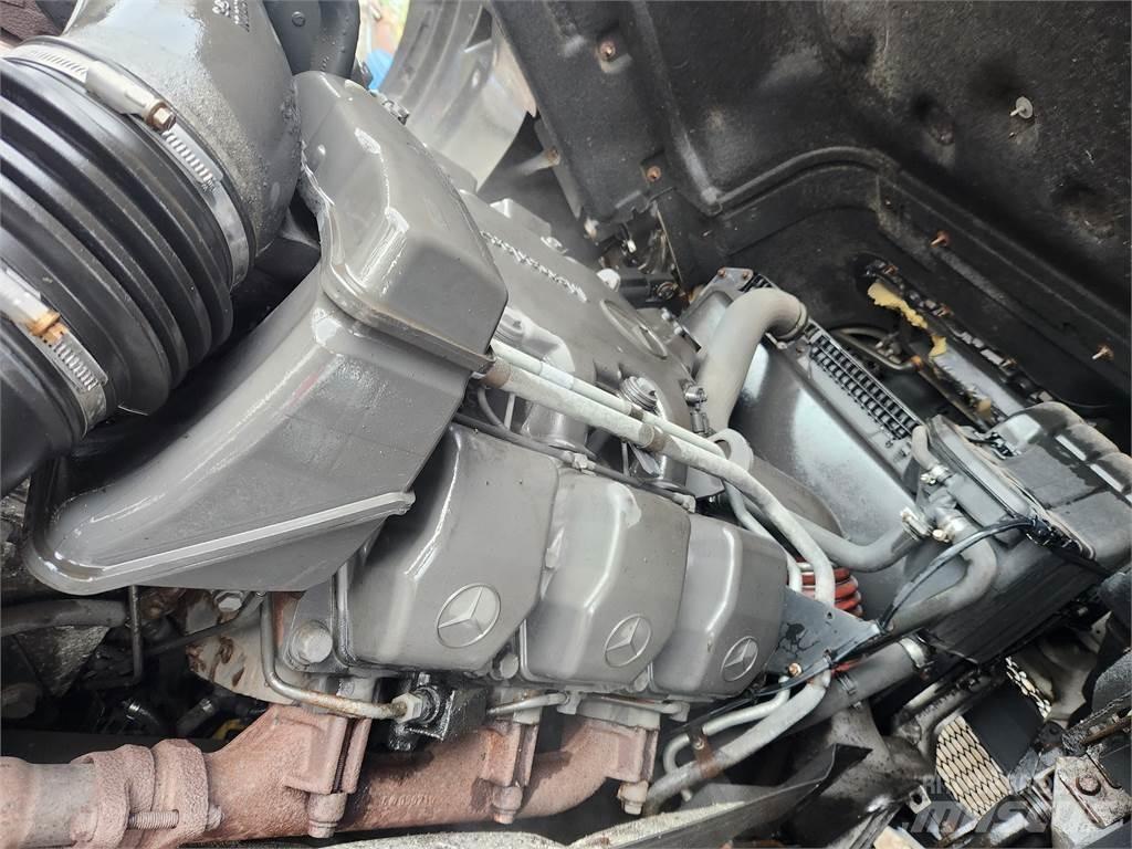 Mercedes-Benz ACTROS 1836 Vetopöytäautot