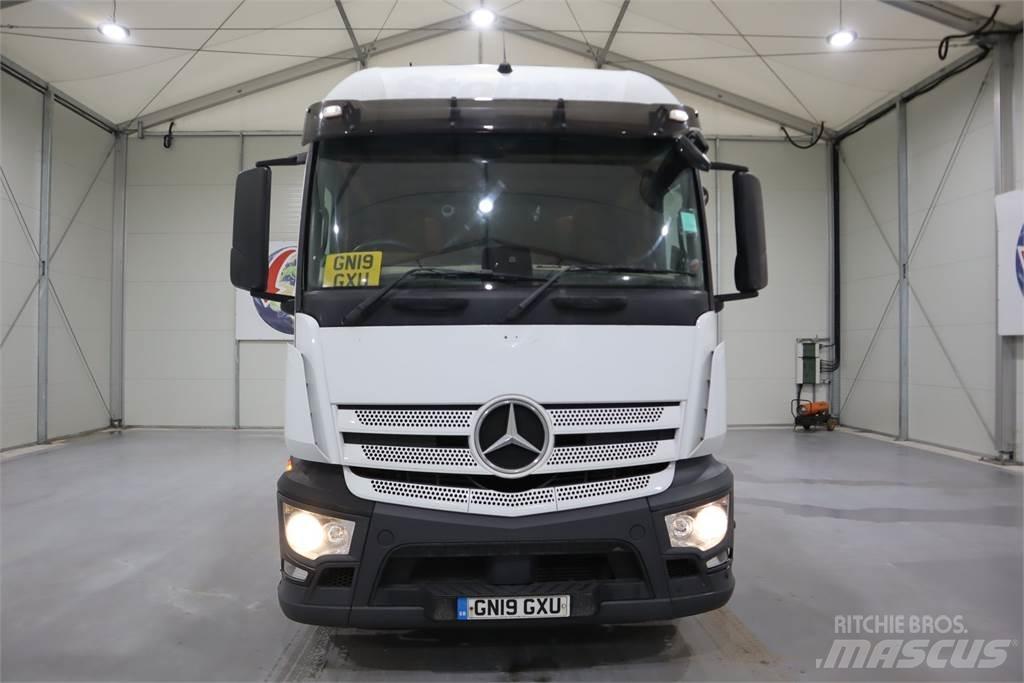 Mercedes-Benz Actros 1840 Vetopöytäautot