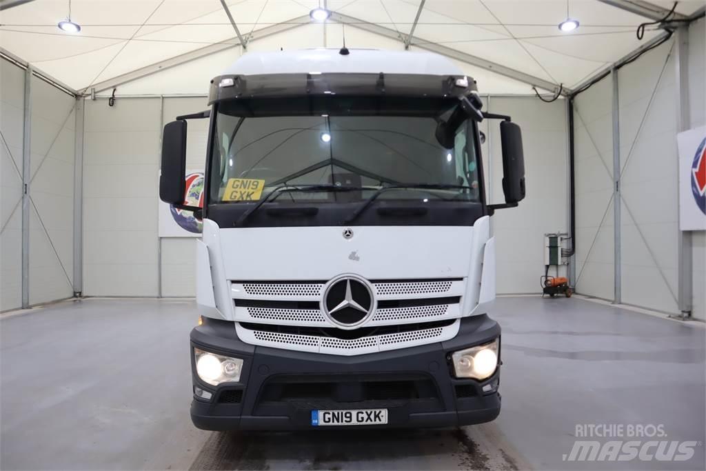 Mercedes-Benz Actros 1840 Vetopöytäautot