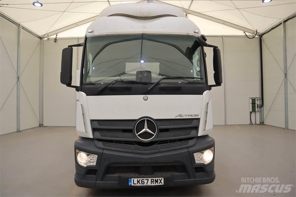 Mercedes-Benz Actros 1843 Vetopöytäautot