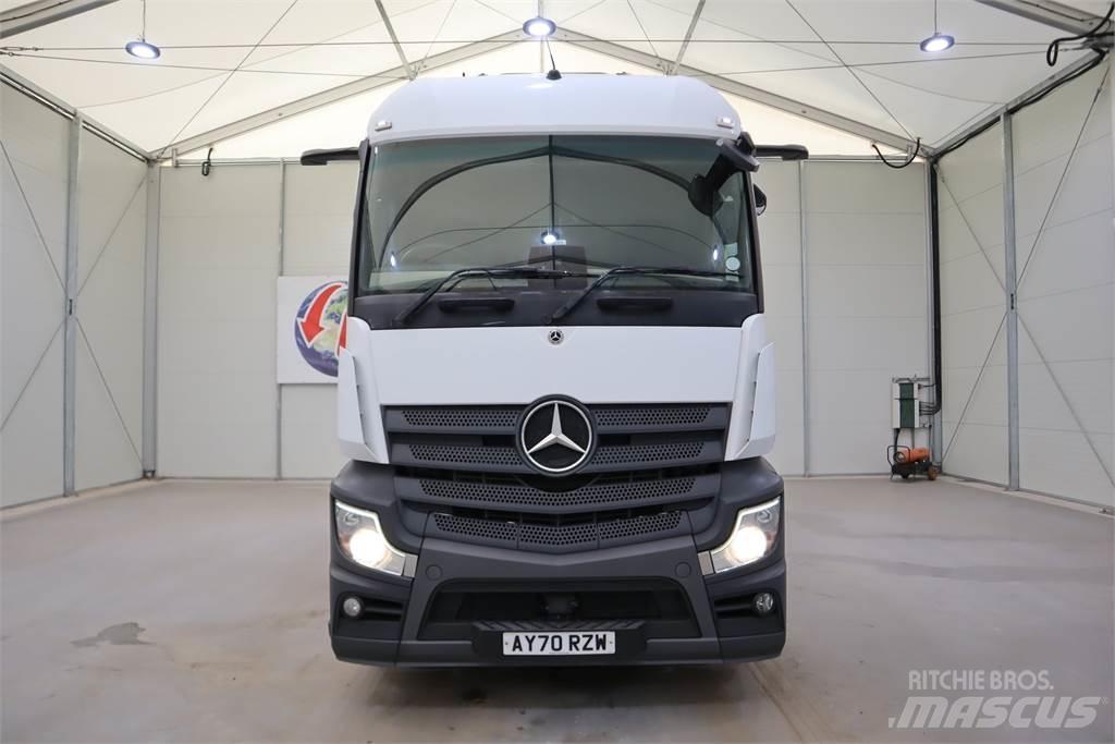 Mercedes-Benz Actros 1845 Vetopöytäautot