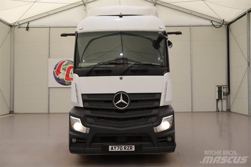 Mercedes-Benz Actros 1845 Vetopöytäautot