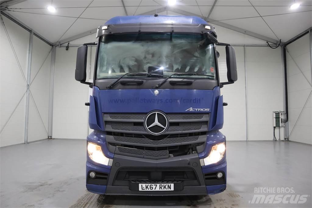 Mercedes-Benz ACTROS 2543 Vetopöytäautot