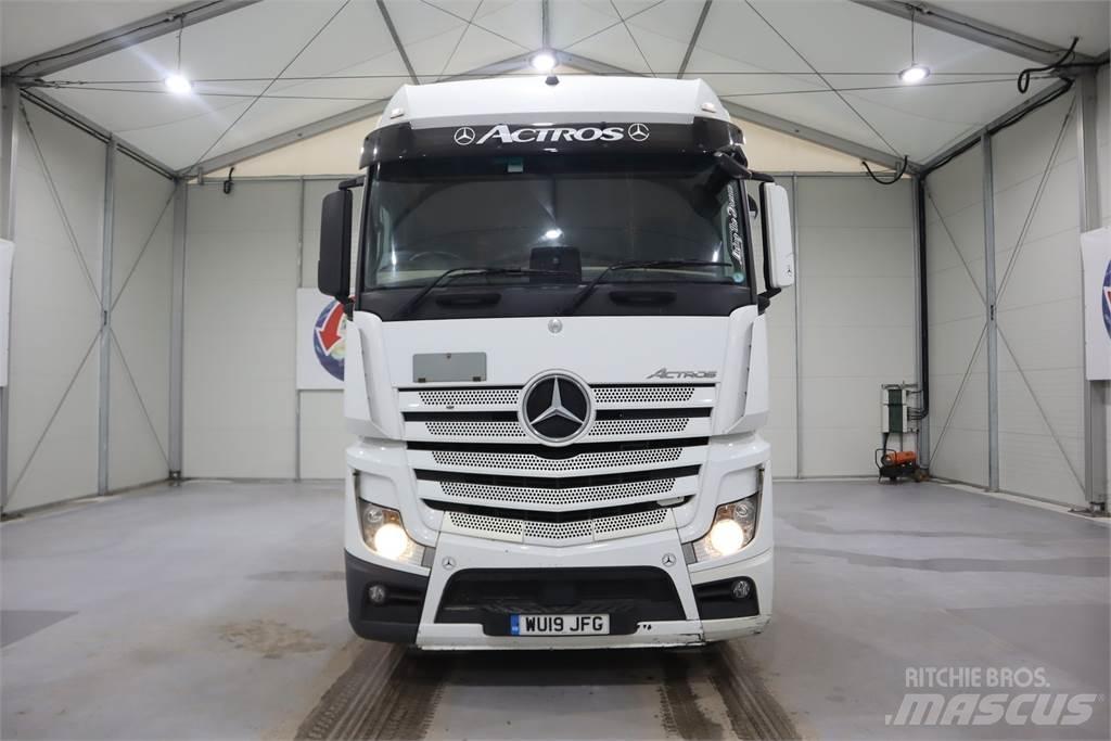 Mercedes-Benz Actros 2545 Vetopöytäautot