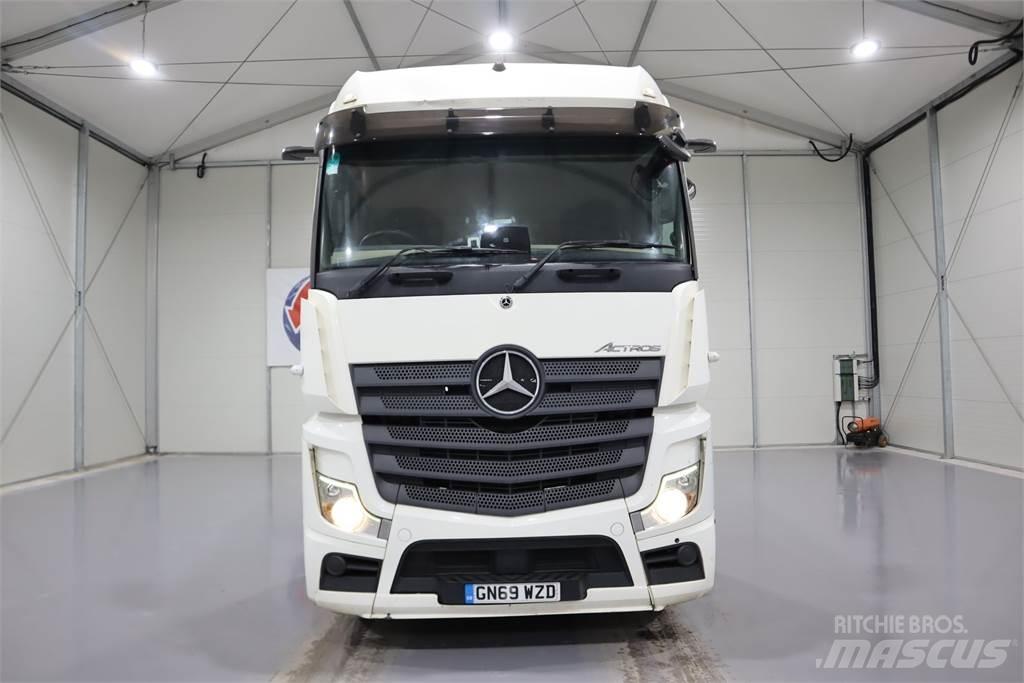 Mercedes-Benz Actros 2545 Vetopöytäautot