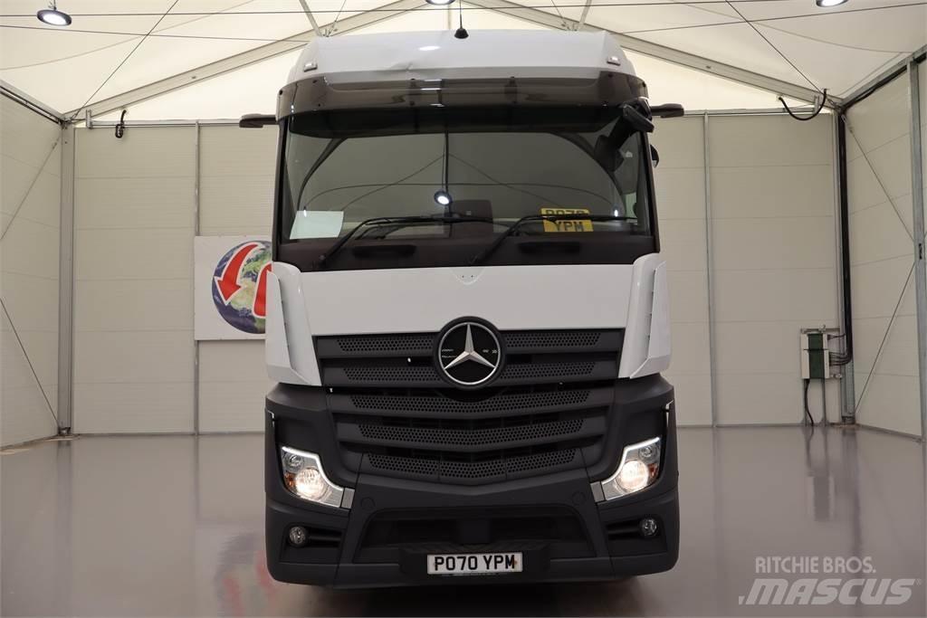 Mercedes-Benz Actros 2545 Vetopöytäautot