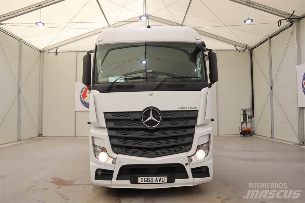 Mercedes-Benz Actros 2545 Vetopöytäautot