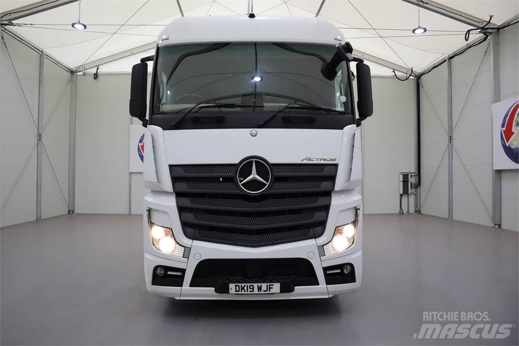 Mercedes-Benz ACTROS 2545 Vetopöytäautot