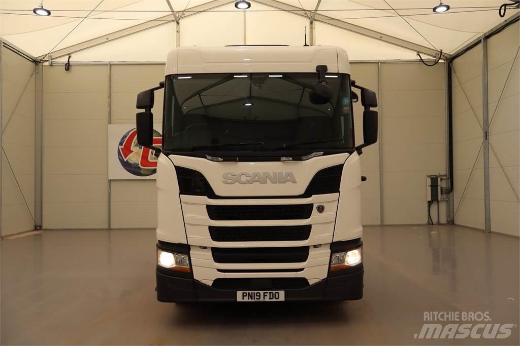 Scania R 450 Vetopöytäautot