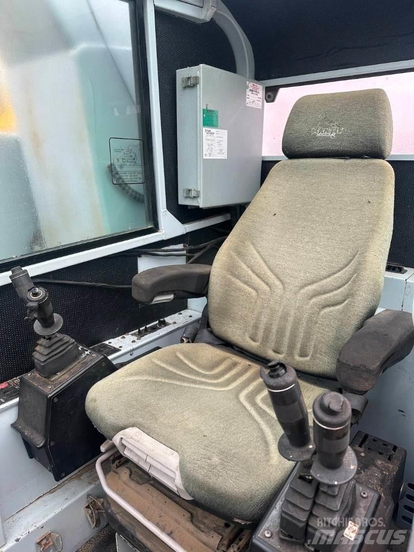 Mantis 3612 Tela-alustaiset nosturit