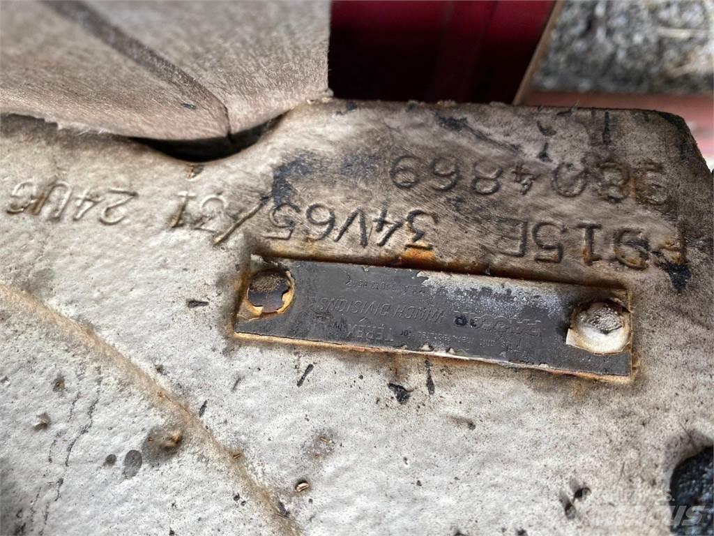 Terex  Nostimet ja tavarahissit