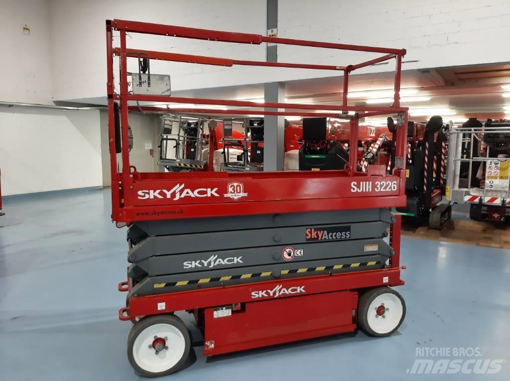 SkyJack SJIII 3226 Saksilavat