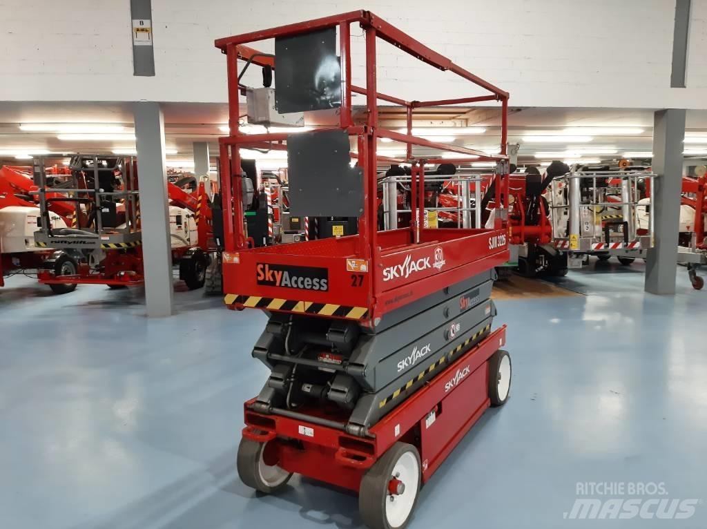 SkyJack SJIII 3226 Saksilavat