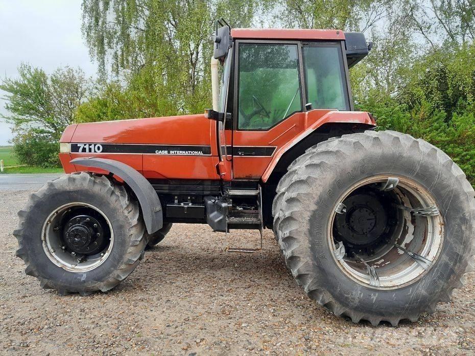 Case IH Magnum 7110 Traktorit