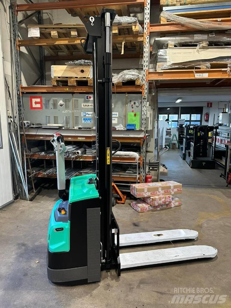 Mitsubishi SBP12N3 Käyden ajettavat pinoamistrukit