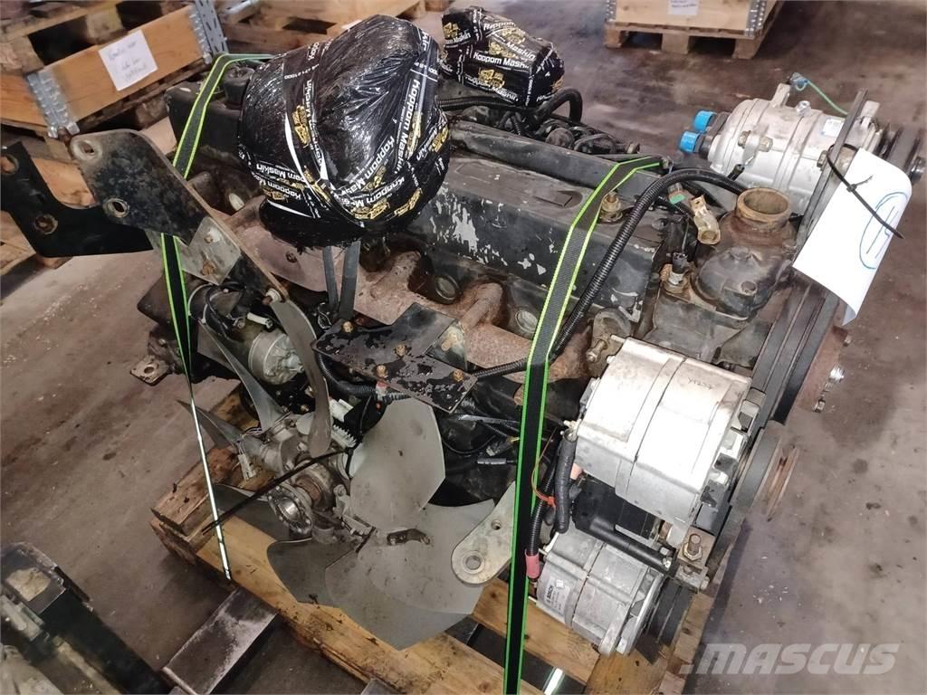 Komatsu 860.4 Moottorit