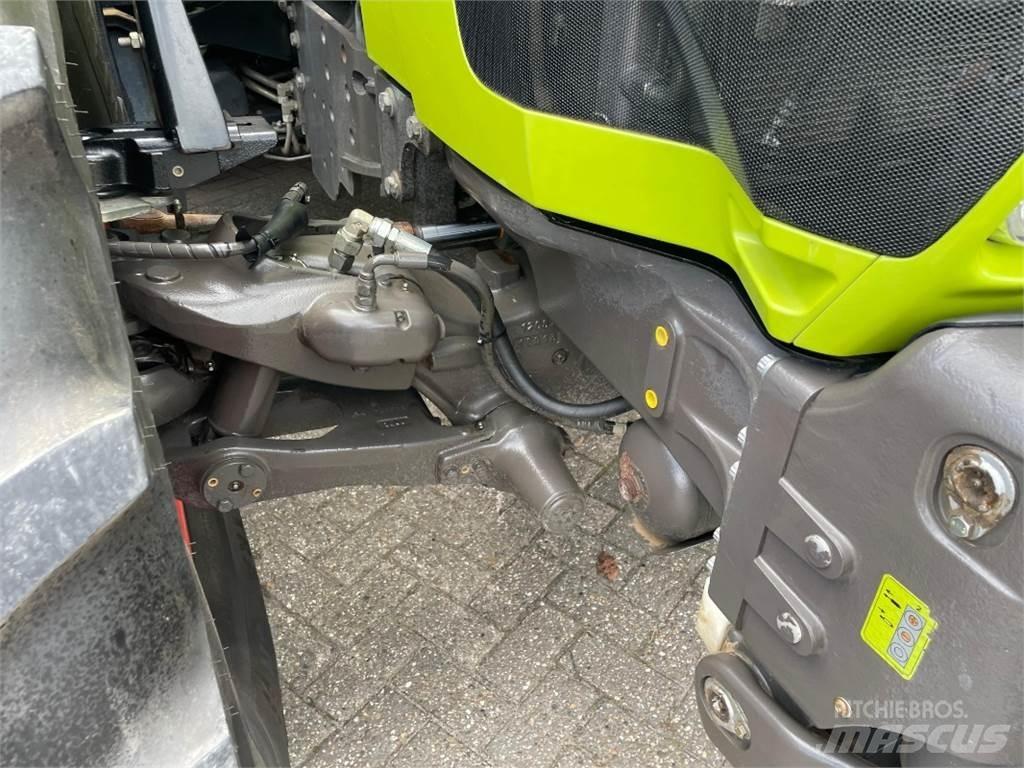 CLAAS Arion 650 Traktorit