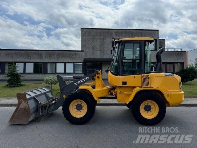 Volvo L 35 G Pyöräkuormaajat