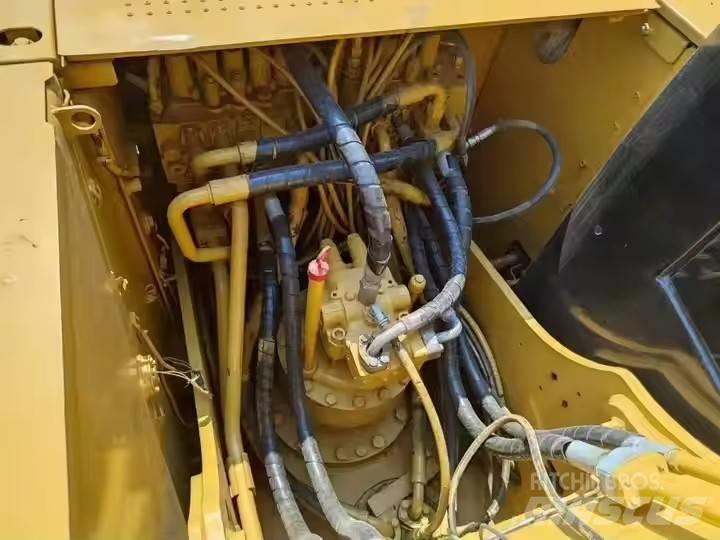 CAT CAT323D2L Telakaivukoneet