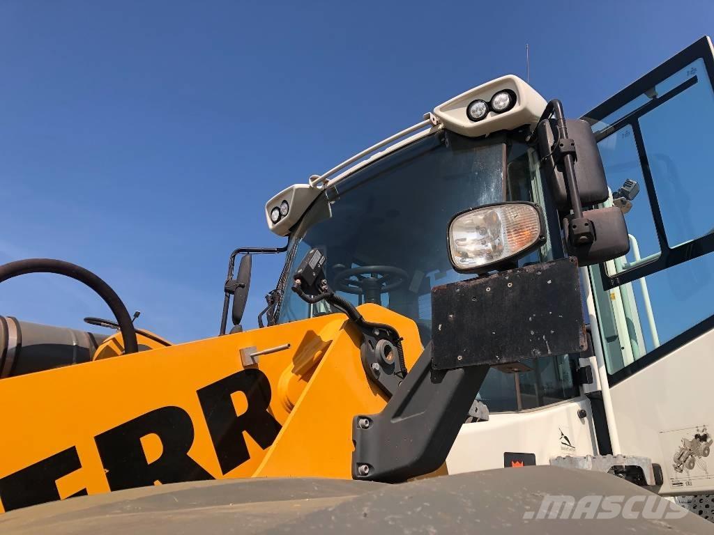 Liebherr L 566 Pyöräkuormaajat