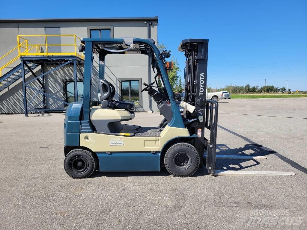 Toyota 8 FB 25 Sähkötrukit