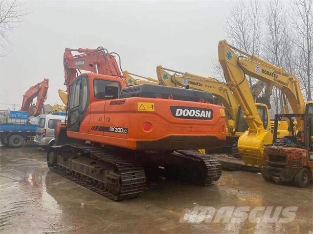 Doosan DX 300 Telakaivukoneet