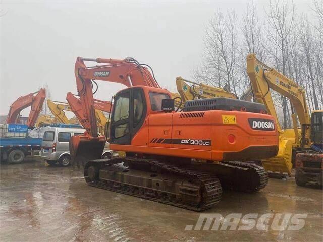 Doosan DX 300 Telakaivukoneet