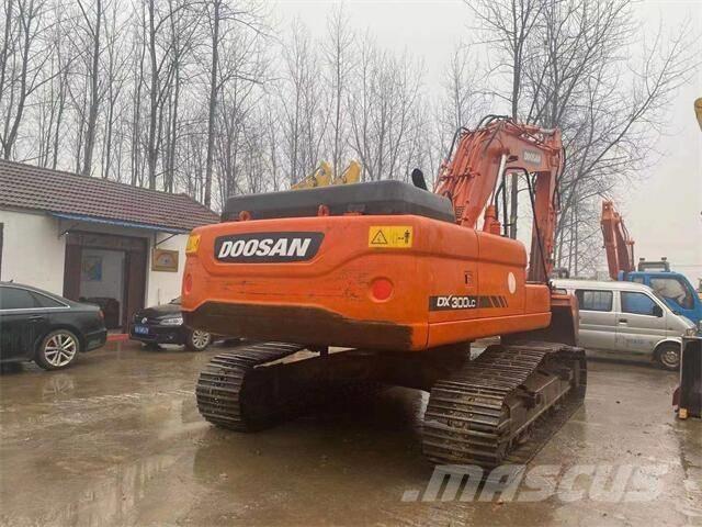 Doosan DX 300 Telakaivukoneet