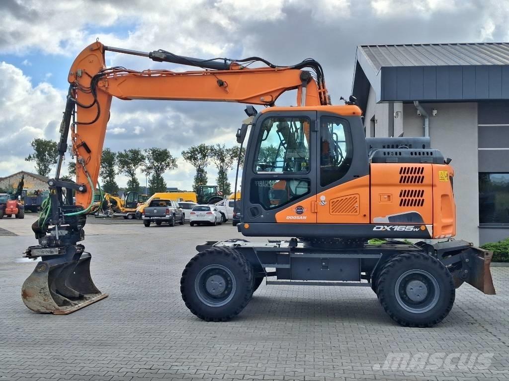 Doosan DX 165 W-5 Pyöräkaivukoneet