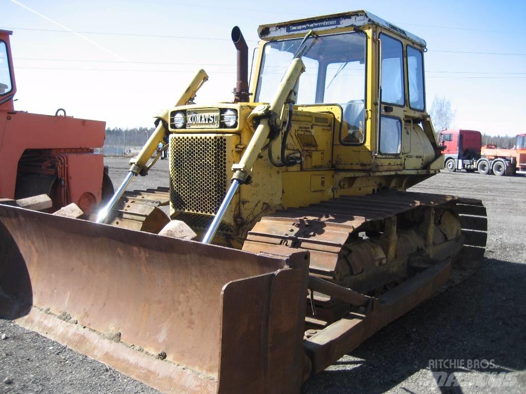 Komatsu D53P-16 Telaketjupuskutraktorit