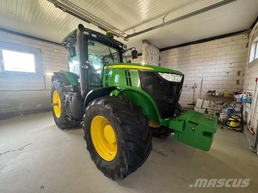 John Deere 7230 R Traktorit