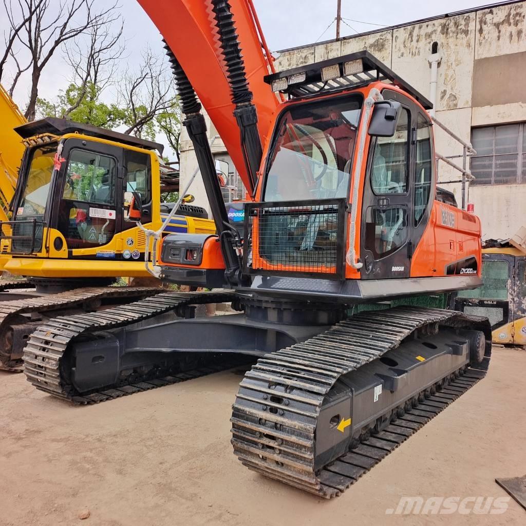 Doosan DX 300 Telakaivukoneet