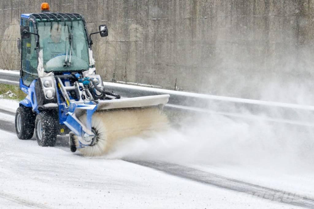 Multione 2.3 EFI Yleiskuormaajat