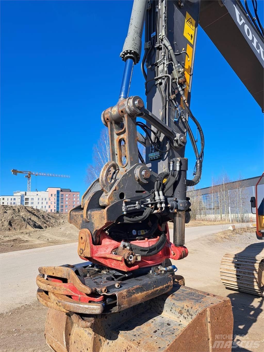 Volvo EC220EL Telakaivukoneet