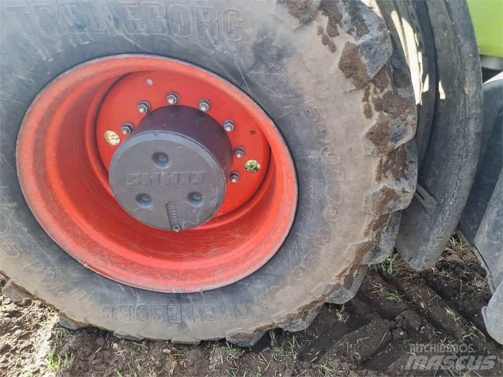 CLAAS Axion 850 Traktorit