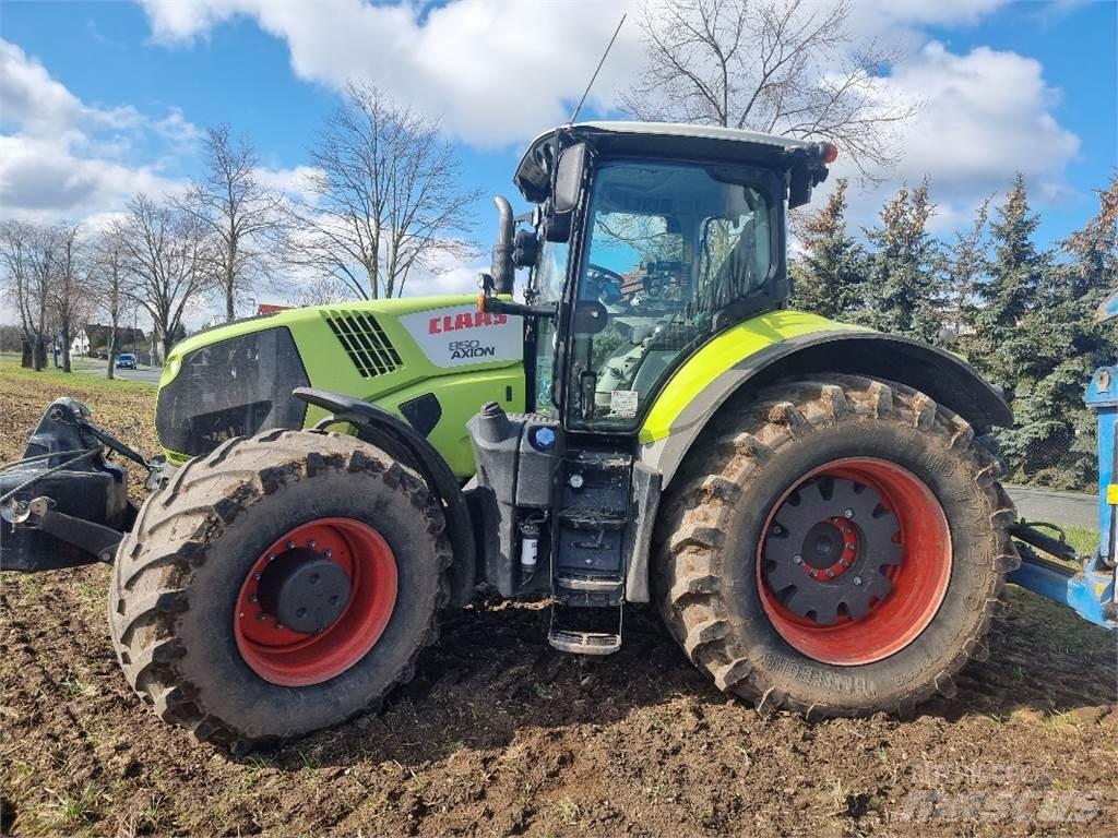 CLAAS Axion 850 Traktorit