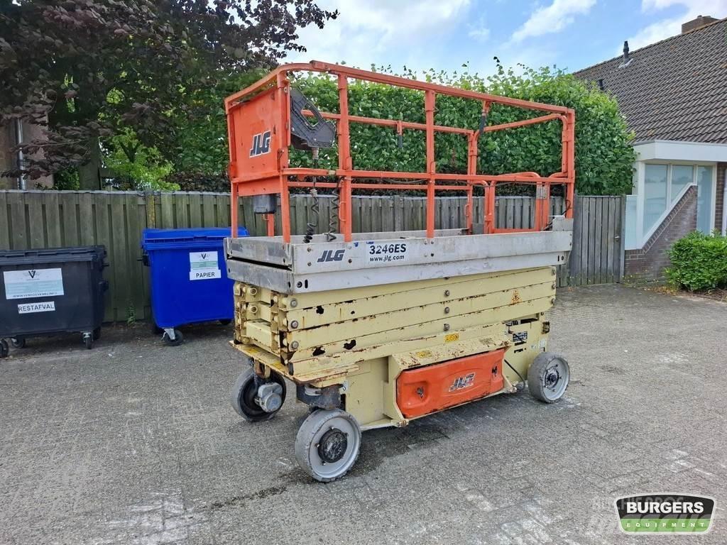 JLG 3246ES Saksilavat