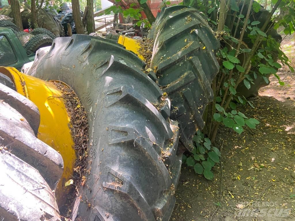 John Deere 4650 Traktorit