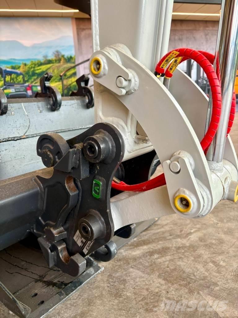 Takeuchi TB 225 Minikaivukoneet < 7t