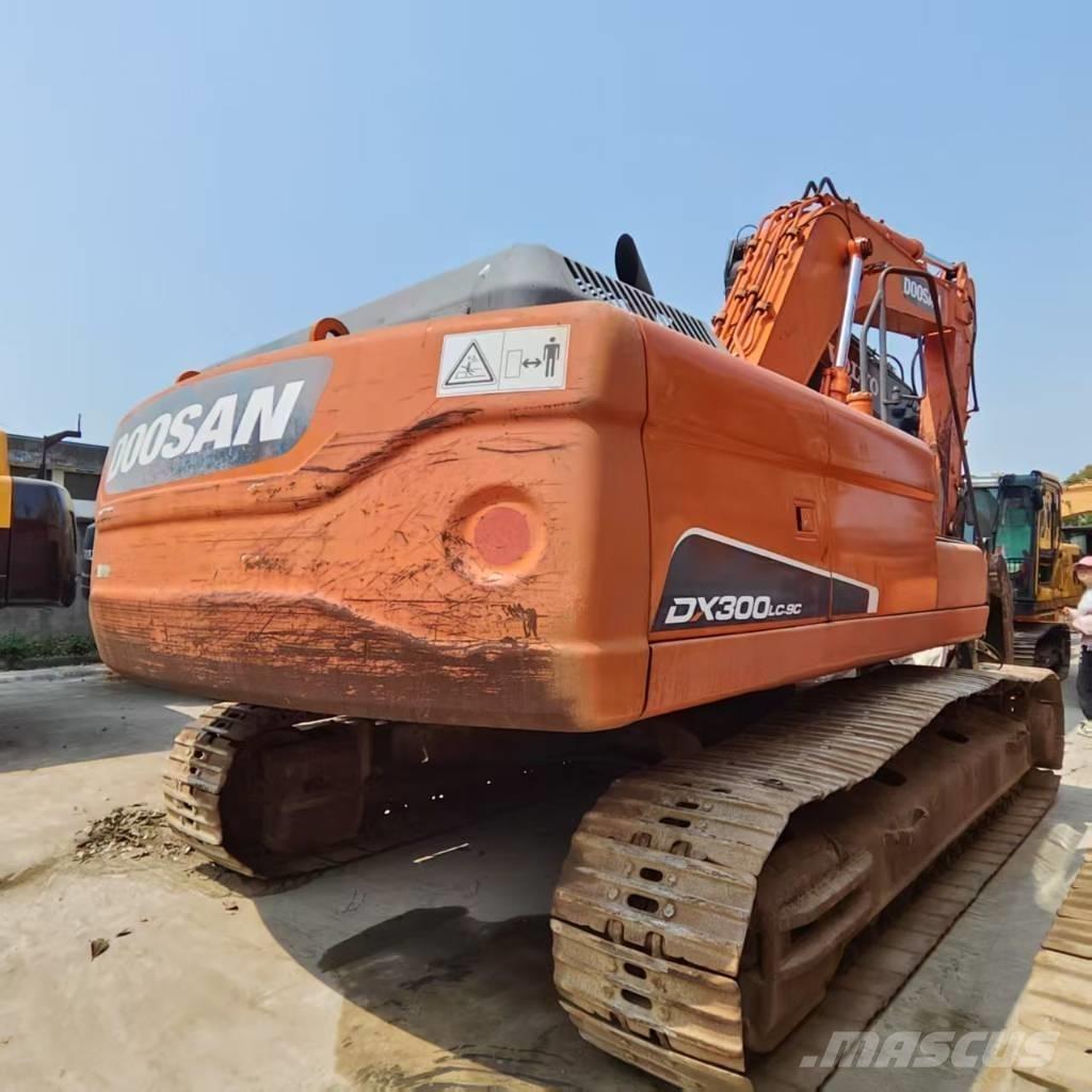 Doosan DX 300 LC Telakaivukoneet