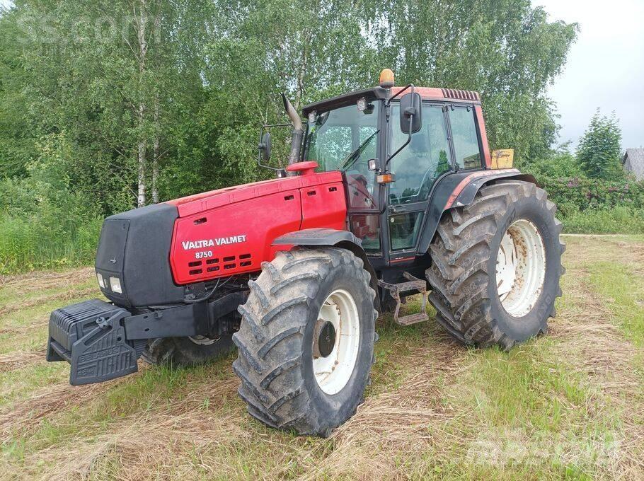 Valtra Valmet 8750 Traktorit