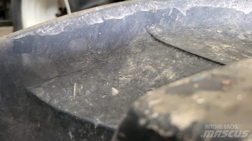 Trelleborg 540/65R30 Renkaat ja vanteet