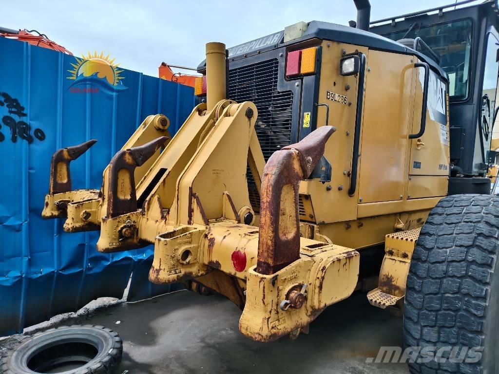 CAT 160 M Tiehöylät