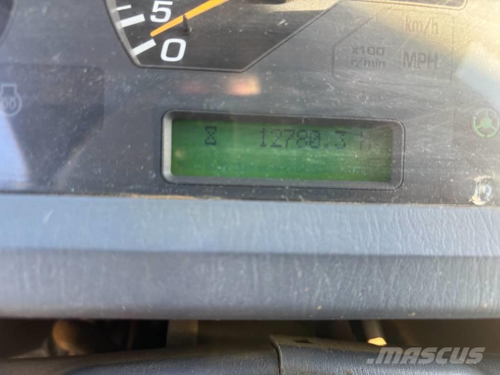 Komatsu WA250-6 Pyöräkuormaajat