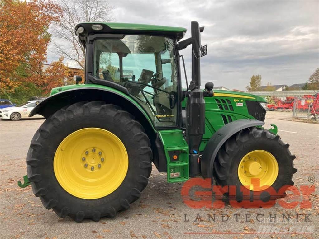 John Deere 6130 R Traktorit