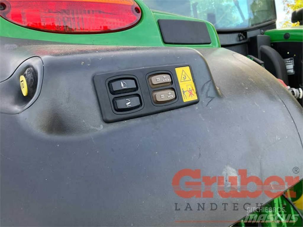 John Deere 6130 R Traktorit
