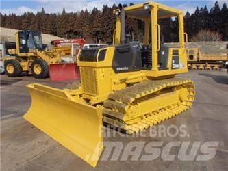 Komatsu D31PX-21 Telaketjupuskutraktorit