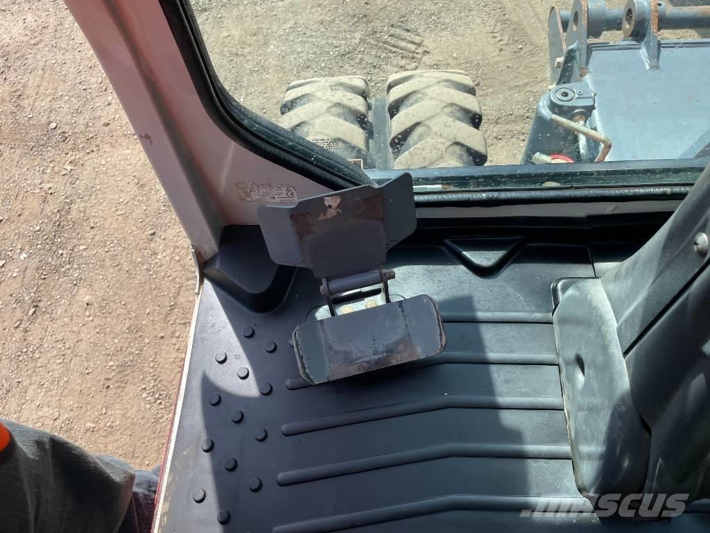Takeuchi TB 295 W Pyöräkaivukoneet