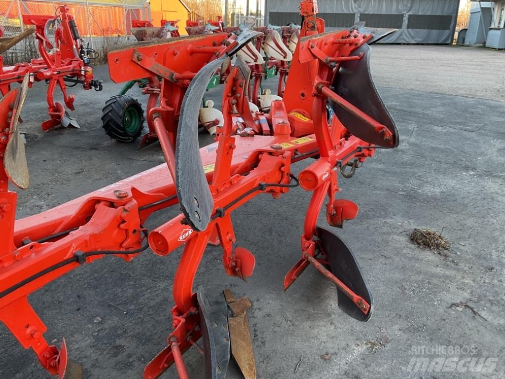 Kuhn Vari-Master 122 Paluuaurat