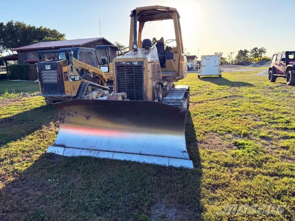 CAT D 3 G Telaketjupuskutraktorit